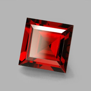 Grenat pyrope rouge naturelle carré, 4,21 ct, VVS