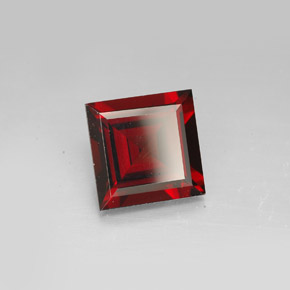 Grenat pyrope rouge naturelle carré, 3,96 ct, VVS