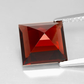 Grenat pyrope rouge naturelle carré, 4,31 ct, VVS