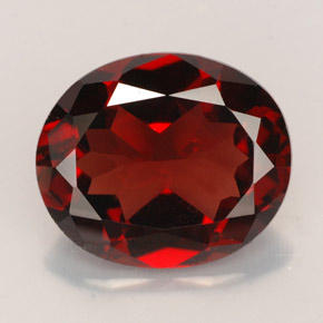 Grenat pyrope rouge naturelle coupe ovale, 5,39 ct, VS