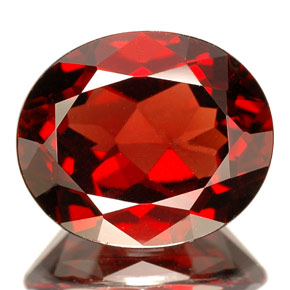 Grenat pyrope rouge naturelle coupe ovale, 5,87 ct, VVS-VS