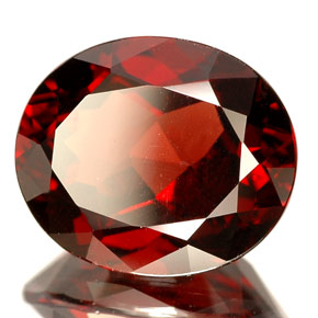 Grenat pyrope rouge naturelle coupe ovale, 5,87 ct, VVS-VS