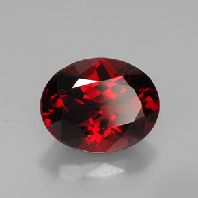 Grenat pyrope rouge naturelle coupe ovale, 3,27 ct, VS