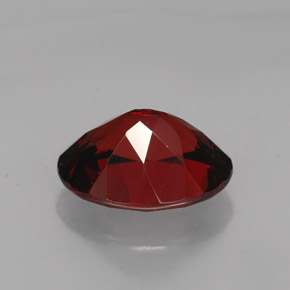 Grenat pyrope rouge naturelle coupe ovale, 3,27 ct, VS