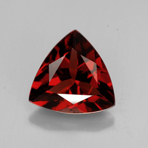 Grenat pyrope rouge naturelle trillion, 1,79 ct, VS