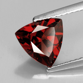 Grenat pyrope rouge naturelle trillion, 1,79 ct, VS