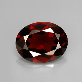 Grenat pyrope rouge naturelle coupe ovale, 2,59 ct, VS