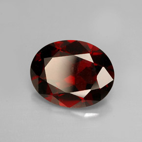 Grenat pyrope rouge naturelle coupe ovale, 2,59 ct, VS