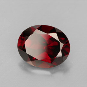 Grenat pyrope rouge naturelle coupe ovale, 3,36 ct, VS