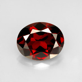 Grenat pyrope rouge naturelle coupe ovale, 2,86 ct, VS