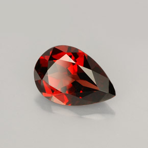 Grenat pyrope rouge naturelle en forme de poire, 2,23 ct, VVS-VS