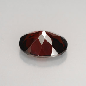 Grenat pyrope rouge naturelle coupe ovale, 2,82 ct, VVS-VS