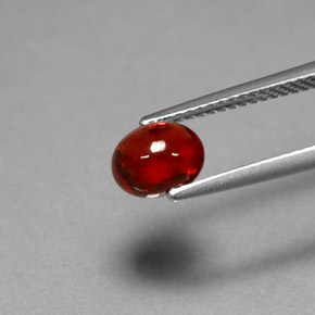 Grenat pyrope Rouge naturelle Coupe ovale, 1.70 ct, Translucide