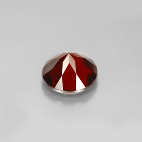 Grenat pyrope rouge naturelle coupe roude, 3,17 ct, VS