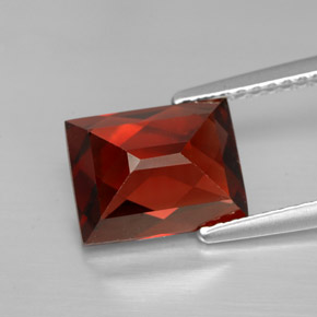 Grenat pyrope rouge naturelle baguette, 3,31 ct, VVS-VS