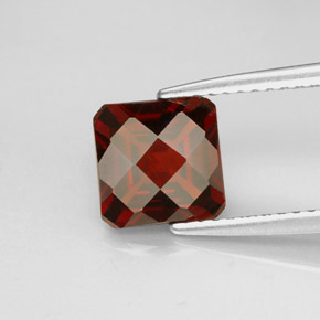 Grenat pyrope rouge naturelle taille émeraude, 2,07 ct, VVS-VS