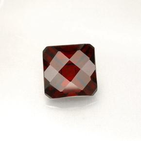 Grenat pyrope rouge naturelle taille émeraude, 2,25 ct, VVS-VS