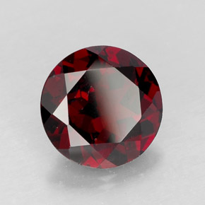 Grenat pyrope rouge naturelle coupe roude, 2,90 ct, VS