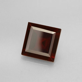 Grenat pyrope rouge naturelle carré, 2,57 ct, VS