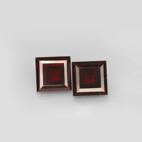 Achetez naturel ct rouge grenat pyrope gems, carré, en provenance mozambique chez gemselect. en stock, livraison internationale!