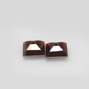 Achetez naturel ct rouge grenat pyrope gems, carré, en provenance mozambique chez gemselect. en stock, livraison internationale!