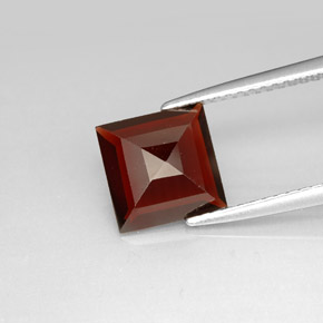 Grenat pyrope rouge naturelle carré, 2,31 ct, VS