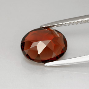 Grenat pyrope rouge naturelle coupe ovale, 2,92 ct, VS