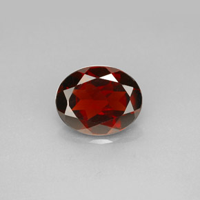 Grenat pyrope rouge naturelle coupe ovale, 2,98 ct, VS