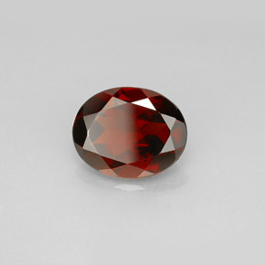 Grenat pyrope rouge naturelle coupe ovale, 2,98 ct, VS