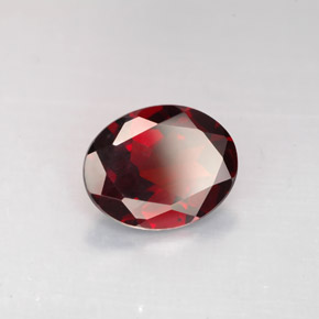 Grenat pyrope rouge naturelle coupe ovale, 2,57 ct, VVS-VS