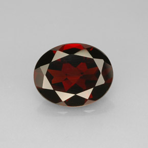 Grenat pyrope rouge naturelle coupe ovale, 2,83 ct, VVS-VS