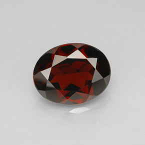 Grenat pyrope rouge naturelle coupe ovale, 2,98 ct, VS