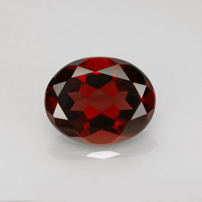 Grenat pyrope rouge naturelle coupe ovale, 3,01 ct, VS