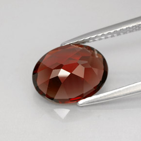 Grenat pyrope rouge naturelle coupe ovale, 3,01 ct, VS