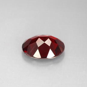 Grenat pyrope Rouge foncé naturelle Coupe ovale, 2.92 ct, VS