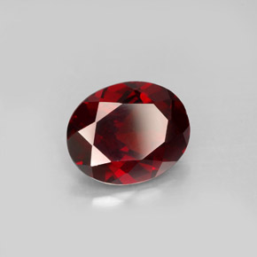 Grenat pyrope rouge naturelle coupe ovale, 3,09 ct, VS