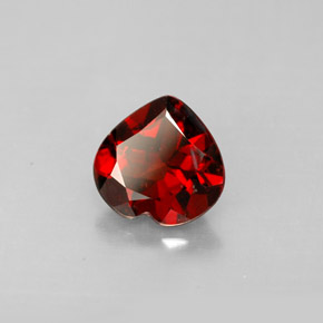Grenat pyrope rouge naturelle forme de coeur, 1,32 ct, VS