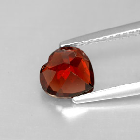 Grenat pyrope rouge naturelle forme de coeur, 1,32 ct, VS