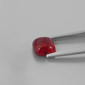 Grenat pyrope rouge naturelle transparent, 1,98 ct, transparent / translucide
