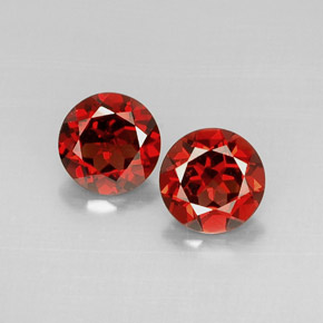 Achetez naturel ct rouge grenat pyrope gems, coupe roude, en provenance mozambique chez gemselect. en stock, livraison internationale!
