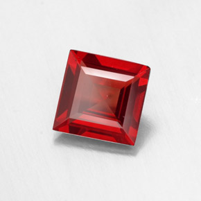 Grenat pyrope rouge naturelle carré, 1,03 ct, VVS-VS