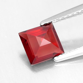 Grenat pyrope rouge naturelle carré, 1,03 ct, VVS-VS