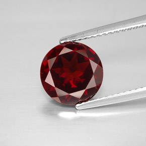 Grenat pyrope rouge naturelle coupe roude, 3,01 ct, VVS-VS