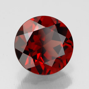 Grenat pyrope rouge naturelle coupe roude, 2,77 ct, VS