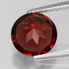 Grenat pyrope rouge naturelle coupe roude, 3,08 ct, VVS-VS