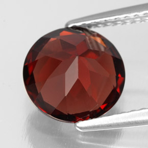Grenat pyrope rouge naturelle coupe roude, 3,23 ct, VS