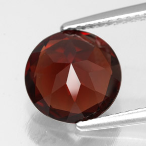 Grenat pyrope rouge naturelle coupe roude, 3,01 ct, VVS-VS