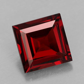Grenat pyrope rouge naturelle carré, 1,42 ct, VS