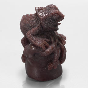 Grenat pyrope rouge naturelle forme fantaisie, 139,75 ct, opaque