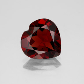 Grenat pyrope Rouge foncé naturelle Forme de coeur, 3.64 ct, VS